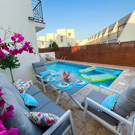 Azul Villa